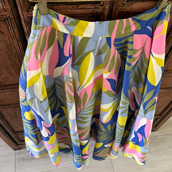 Boden full skirt. Absolutely loved it but need to size up! - Picture 4 of 13